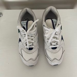 New balance walking sneakers size 8.5 men